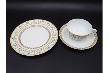 フランス　LIMOGES(リモージュ)　Haviland(アビランド)　Muscadin(ムスカディン) 　愛らしい花柄のトリオ3客セット　(R-085943)