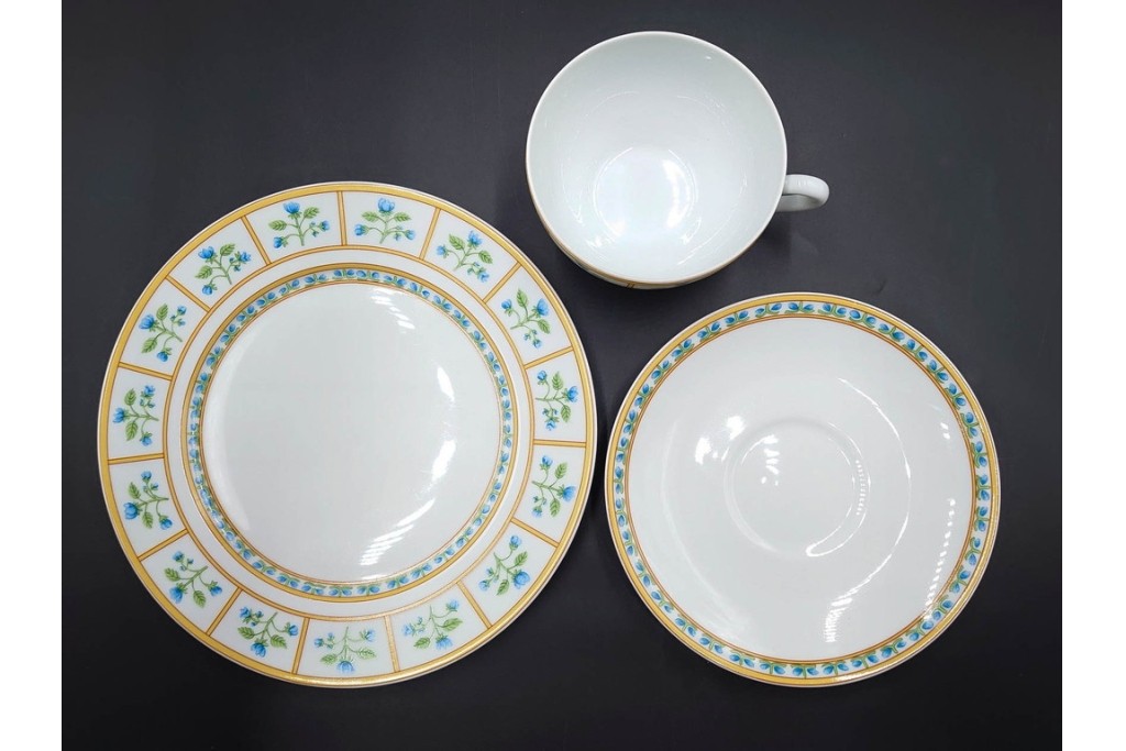 フランス　LIMOGES(リモージュ)　Haviland(アビランド)　Muscadin(ムスカディン) 　愛らしい花柄のトリオ3客セット　(R-085943)