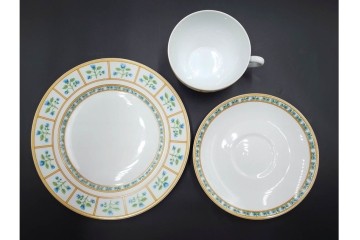 フランス　LIMOGES(リモージュ)　Haviland(アビランド)　Muscadin(ムスカディン) 　愛らしい花柄のトリオ3客セット　(R-085943)