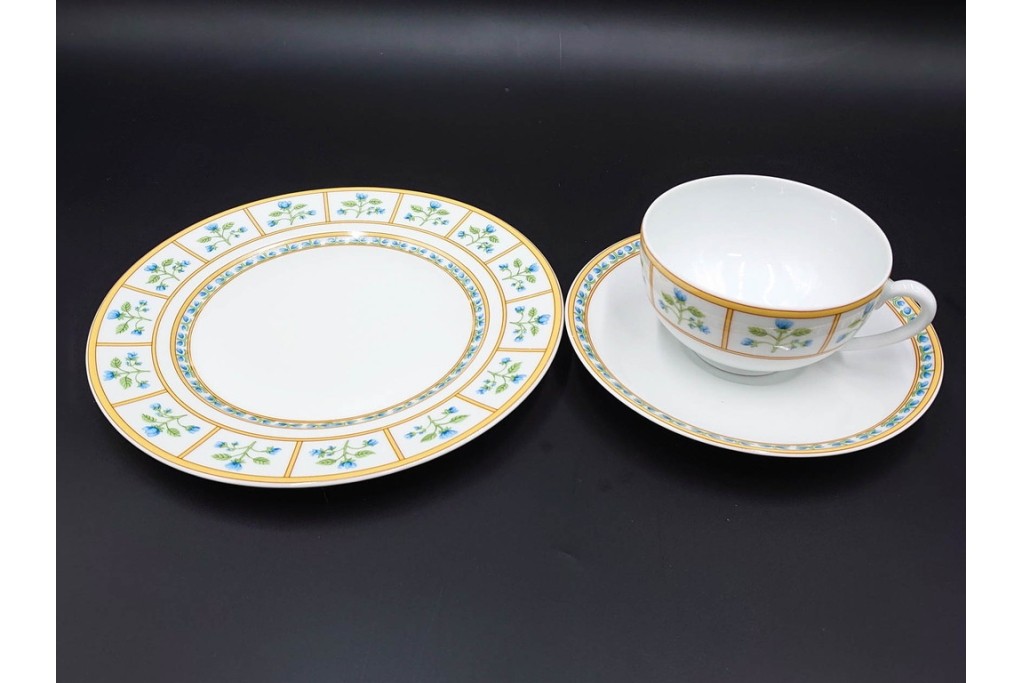 フランス　LIMOGES(リモージュ)　Haviland(アビランド)　Muscadin(ムスカディン) 　愛らしい花柄のトリオ4客セット　(R-085944)