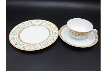 フランス　LIMOGES(リモージュ)　Haviland(アビランド)　Muscadin(ムスカディン) 　愛らしい花柄のトリオ4客セット　(R-085944)