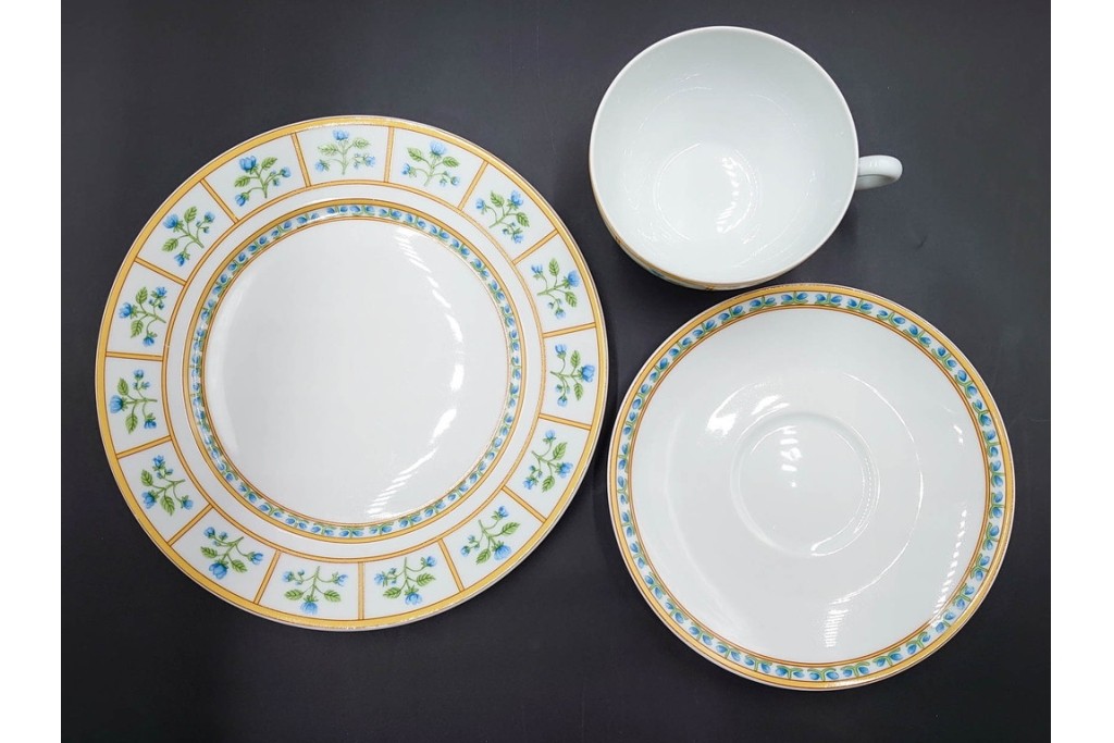 フランス　LIMOGES(リモージュ)　Haviland(アビランド)　Muscadin(ムスカディン) 　愛らしい花柄のトリオ4客セット　(R-085944)