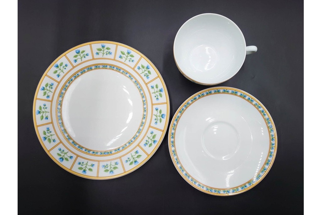 フランス　LIMOGES(リモージュ)　Haviland(アビランド)　Muscadin(ムスカディン) 　愛らしい花柄のトリオ4客セット　(R-085944)