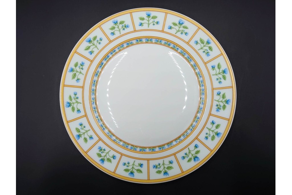 フランス　LIMOGES(リモージュ)　Haviland(アビランド)　Muscadin(ムスカディン) 　愛らしい花柄のトリオ4客セット　(R-085944)