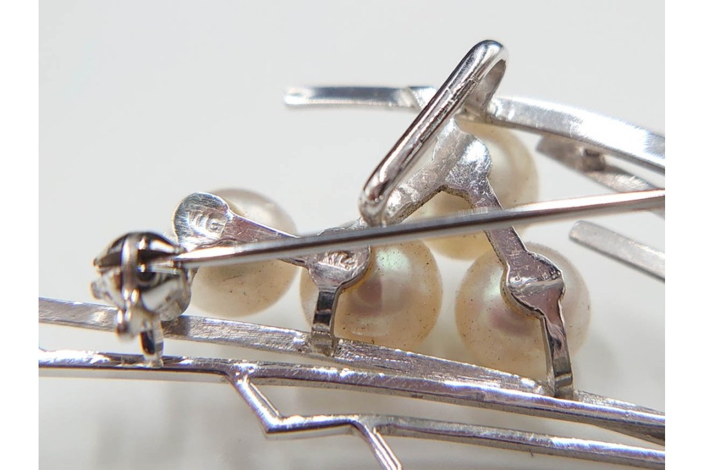 K14WG(14金ホワイトゴールド)　真珠(パール)　ブローチとしても使える帯留　(R-085948)