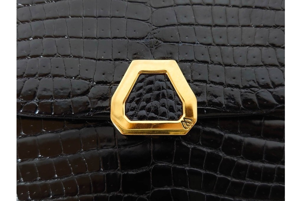 フランス　MORABITO(モラビト)　クロコダイルレザー　ヴァンドーム　端正なフォルムのショルダーバッグ　(R-085950)