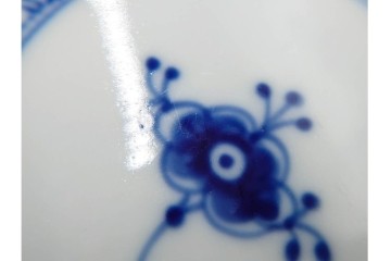 デンマーク製　ROYAL COPENHAGEN(ロイヤルコペンハーゲン)　ブルーフルーテッド　プレイン 　ディーププレート2枚と小皿3枚の計5点セット　(R-085951)