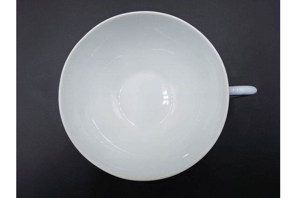 デンマーク製　ROYAL COPENHAGEN(ロイヤルコペンハーゲン)　ブルーフルーテッド　フルレース(コーヒーカップ)・ハーフレース(ティーカップ)のカップ&ソーサー3客セット　(R-085953)