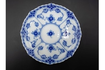 デンマーク製　ROYAL COPENHAGEN(ロイヤルコペンハーゲン)　ブルーフルーテッド　フルレース(コーヒーカップ)・ハーフレース(ティーカップ)のカップ&ソーサー3客セット　(R-085953)