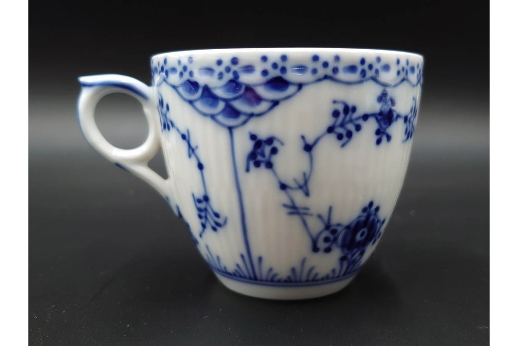 デンマーク製　ROYAL COPENHAGEN(ロイヤルコペンハーゲン)　ブルーフルーテッド ハーフレース　コーヒーカップ&ソーサー5客セット　定価(5客合計)約13万7千円　(R-085954)