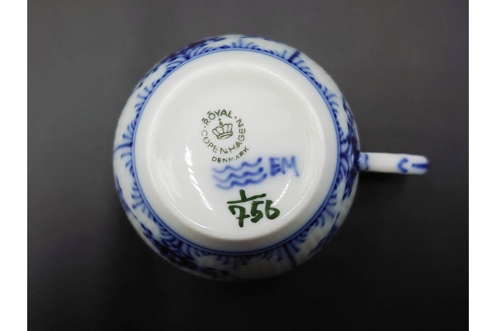 デンマーク製　ROYAL COPENHAGEN(ロイヤルコペンハーゲン)　ブルーフルーテッド ハーフレース　コーヒーカップ&ソーサー5客セット　定価(5客合計)約13万7千円　(R-085954)