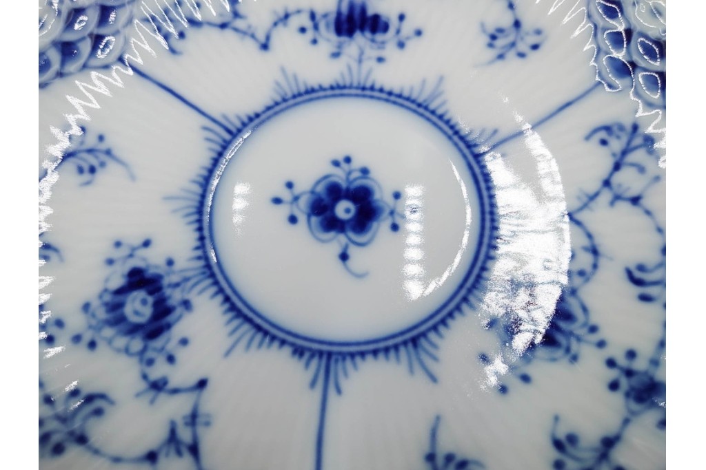 デンマーク製　ROYAL COPENHAGEN(ロイヤルコペンハーゲン)　ブルーフルーテッド ハーフレース　コーヒーカップ&ソーサー5客セット　定価(5客合計)約13万7千円　(R-085954)