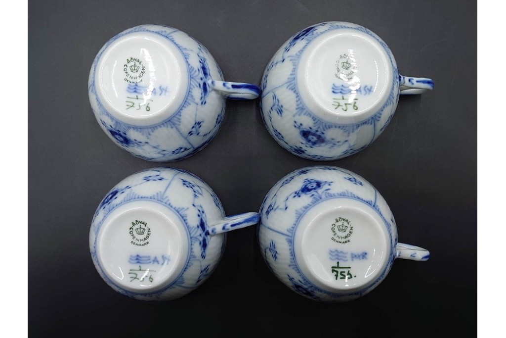 デンマーク製　ROYAL COPENHAGEN(ロイヤルコペンハーゲン)　ブルーフルーテッド ハーフレース　コーヒーカップ&ソーサー5客セット　定価(5客合計)約13万7千円　(R-085954)