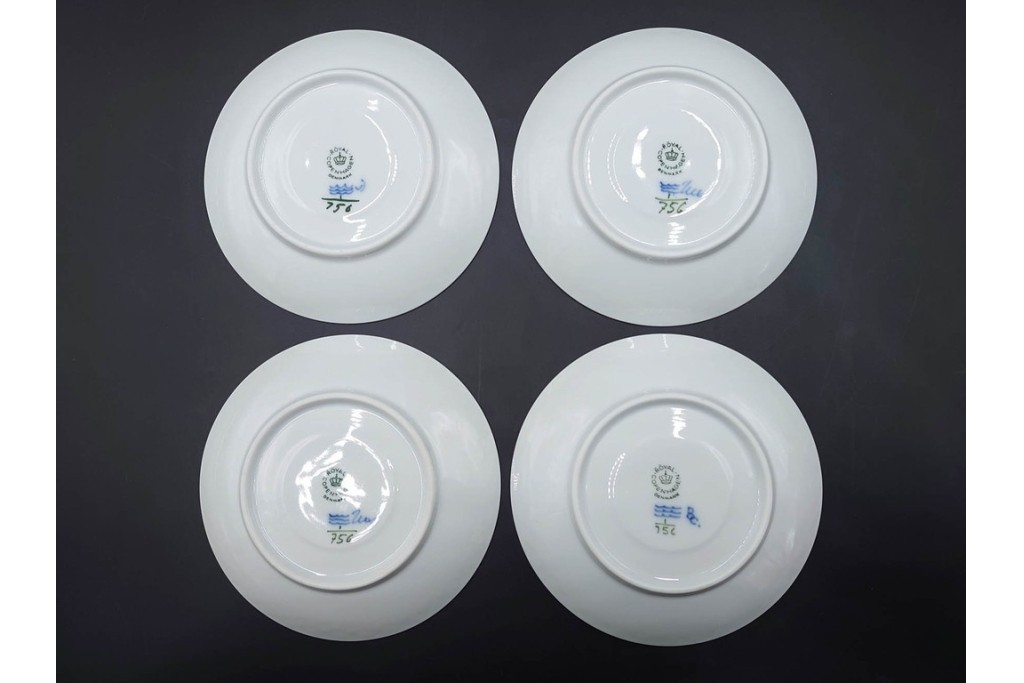 デンマーク製　ROYAL COPENHAGEN(ロイヤルコペンハーゲン)　ブルーフルーテッド ハーフレース　コーヒーカップ&ソーサー5客セット　定価(5客合計)約13万7千円　(R-085954)