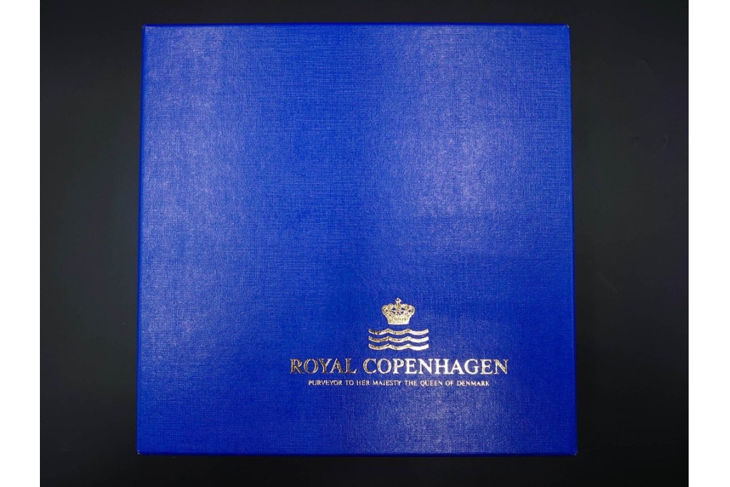 デンマーク製　ROYAL COPENHAGEN(ロイヤルコペンハーゲン)　ブルーフルーテッド　フルレース　透かしの縁飾りが優雅なシェルディッシュ　外箱付き　(R-085958)