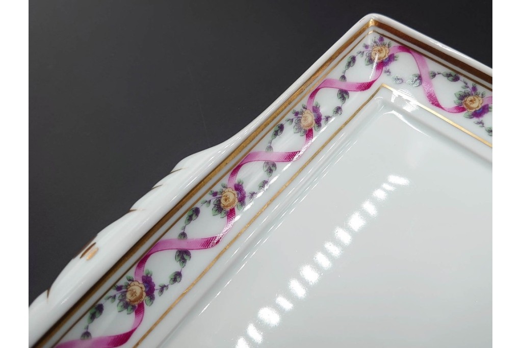 イタリア製　Richard Ginori(リチャードジノリ)　インペロジュリエッタ　ピンクリボンと花模様が優雅なティーポット・クリーマー・シュガーポット・トレーのセット　(R-085959)