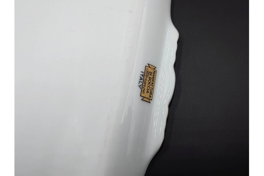 イタリア製　Richard Ginori(リチャードジノリ)　インペロジュリエッタ　ピンクリボンと花模様が優雅なティーポット・クリーマー・シュガーポット・トレーのセット　(R-085959)