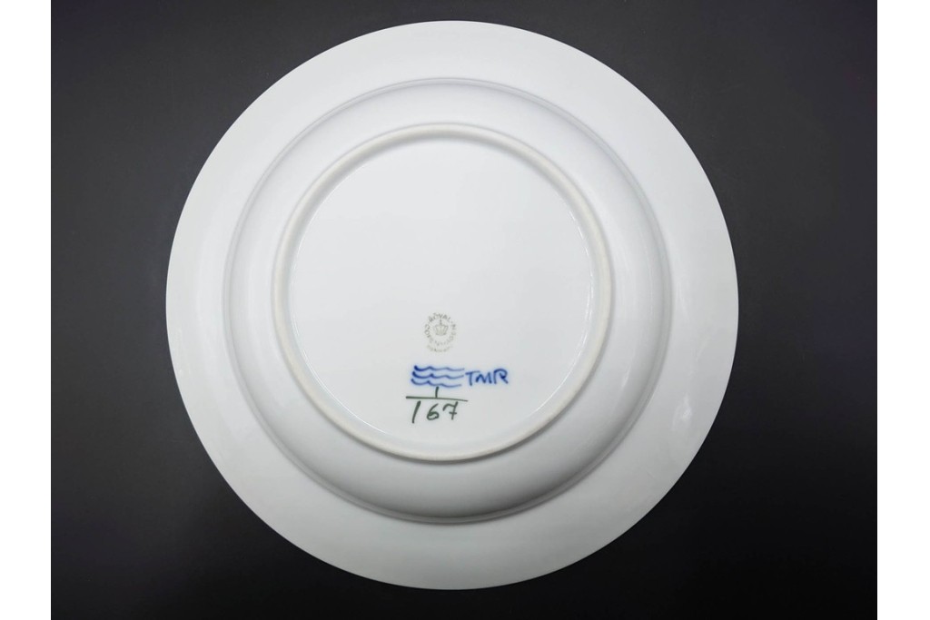 デンマーク製　ROYAL COPENHAGEN(ロイヤルコペンハーゲン)　ブルーフルーテッド プレイン　繊細な草花模様が美しいディーププレート2枚セット　定価(2枚合計)約4万2千円　(R-085961)