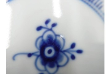 デンマーク製　ROYAL COPENHAGEN(ロイヤルコペンハーゲン)　ブルーフルーテッド プレイン　繊細な草花模様が美しいディーププレート2枚セット　定価(2枚合計)約4万2千円　(R-085961)