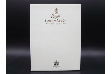 イギリス　ROYAL CROWN DERBY(ロイヤルクラウンダービー)　エレファント　華やかな象モチーフのペーパーウェイト2点セット　1点のみ外箱付き　(R-085966)