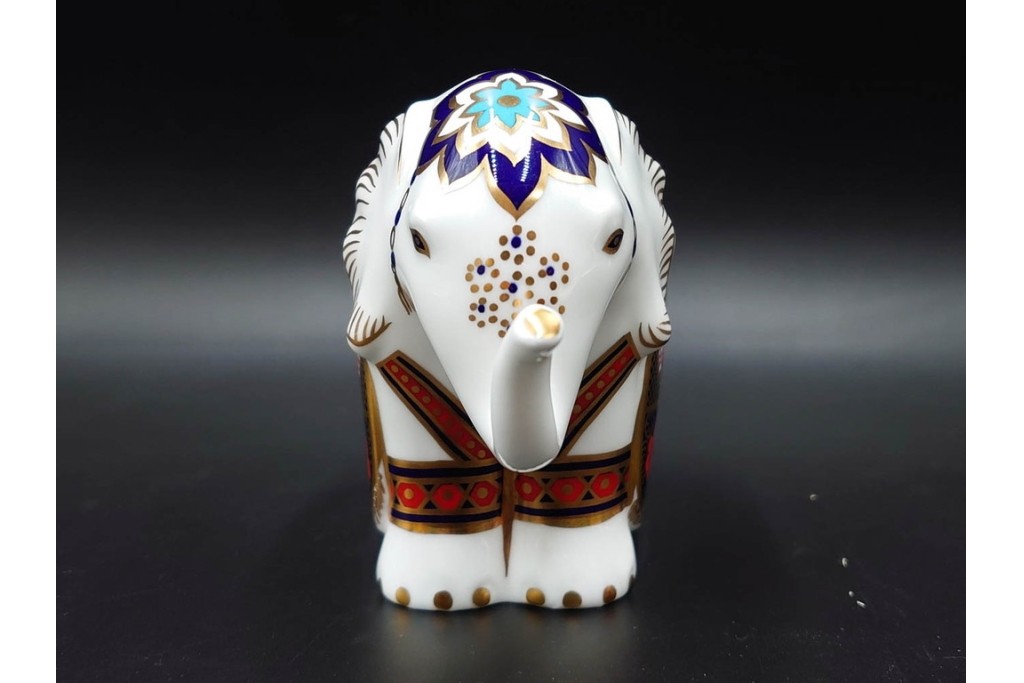 イギリス　ROYAL CROWN DERBY(ロイヤルクラウンダービー)　エレファント　華やかな象モチーフのペーパーウェイト2点セット　1点のみ外箱付き　(R-085966)