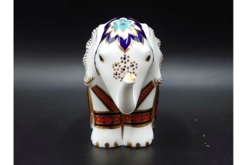イギリス　ROYAL CROWN DERBY(ロイヤルクラウンダービー)　エレファント　華やかな象モチーフのペーパーウェイト2点セット　1点のみ外箱付き　(R-085966)