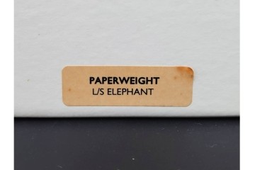 イギリス　ROYAL CROWN DERBY(ロイヤルクラウンダービー)　エレファント　華やかな象モチーフのペーパーウェイト2点セット　1点のみ外箱付き　(R-085966)