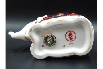 イギリス　ROYAL CROWN DERBY(ロイヤルクラウンダービー)　エレファント　華やかな象モチーフのペーパーウェイト2点セット　1点のみ外箱付き　(R-085966)