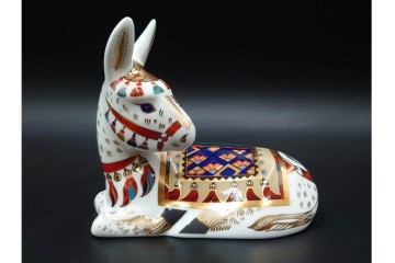 イギリス　ROYAL CROWN DERBY(ロイヤルクラウンダービー)　優美なドンキー(ロバ)とドラマーベアのペーパーウェイト2点セット　外箱付き　(R-085968)