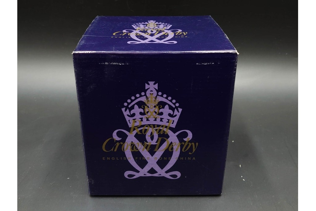 イギリス　ROYAL CROWN DERBY(ロイヤルクラウンダービー)　優美なドンキー(ロバ)とドラマーベアのペーパーウェイト2点セット　外箱付き　(R-085968)