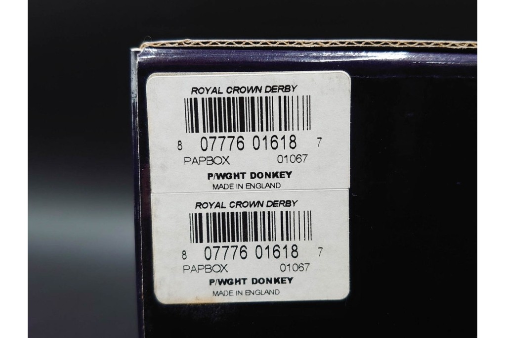 イギリス　ROYAL CROWN DERBY(ロイヤルクラウンダービー)　優美なドンキー(ロバ)とドラマーベアのペーパーウェイト2点セット　外箱付き　(R-085968)