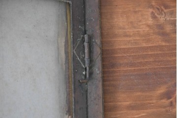 和製アンティーク　直線を組み合わせた幾何学意匠のウォールライトカバー2点　(R-085970)