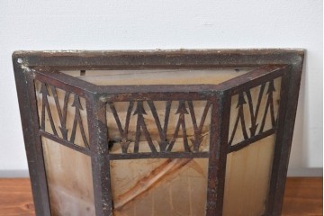 和製アンティーク　直線を組み合わせた幾何学意匠のウォールライトカバー2点　(R-085970)