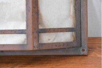 和製アンティーク　直線を組み合わせた幾何学意匠のウォールライトカバー2点　(R-085970)