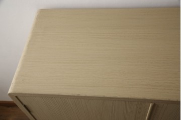 中古　衣装盆7杯付き　花文をあしらった取手装飾が優美な加茂桐箪笥　(R-085971)