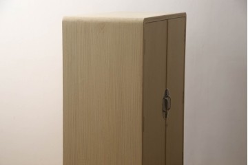 中古　衣装盆7杯付き　花文をあしらった取手装飾が優美な加茂桐箪笥　(R-085971)