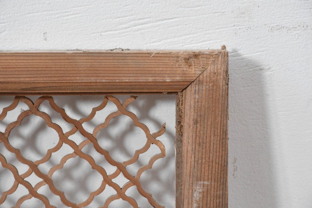 ヴィンテージ建具　昭和中期　連続する曲線模様の組子が美しい欄間1枚　(R-085973)