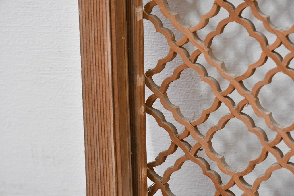 ヴィンテージ建具　昭和中期　連続する曲線模様の組子が美しい欄間1枚　(R-085973)