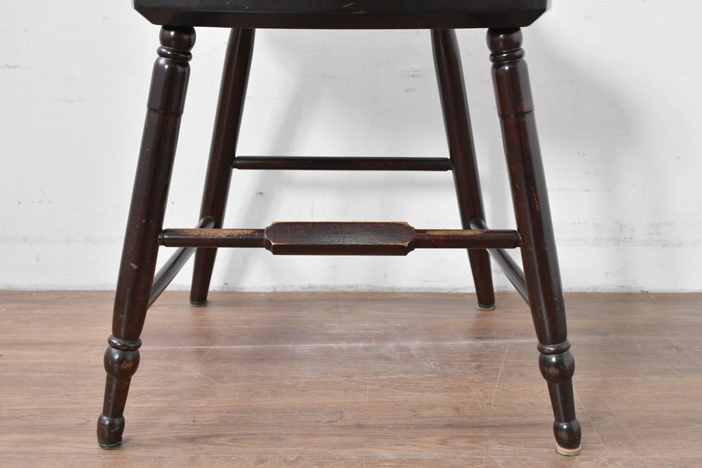 中古　松本民芸家具　背もたれの意匠が美しいA型サムバックチェア　定価約14万円　(R-085977)