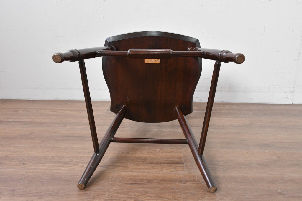 中古　松本民芸家具　背もたれの意匠が美しいA型サムバックチェア　笠木にイニシャル入り　定価約14万円　(R-085978)