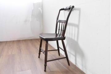 中古　松本民芸家具　背もたれの意匠が美しいA型サムバックチェア　笠木にイニシャル入り　定価約14万円　(R-085978)