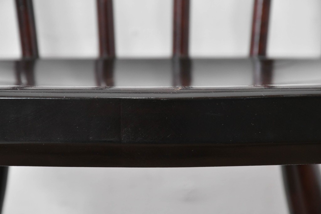 中古　松本民芸家具　背もたれの意匠が美しいA型サムバックチェア　笠木にイニシャル入り　定価約14万円　(R-085978)