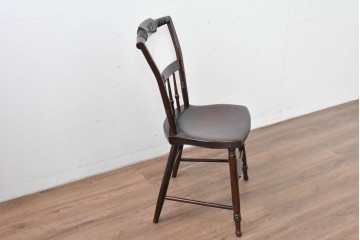 中古　松本民芸家具　背もたれの意匠が美しいA型サムバックチェア　笠木にイニシャル入り　定価約14万円　(R-085978)