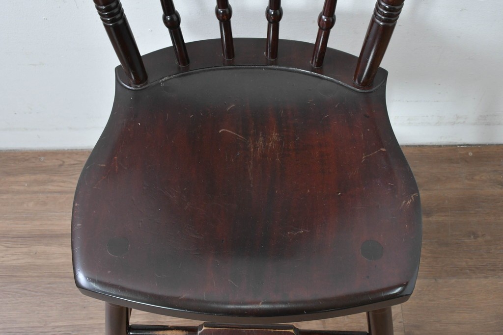 中古　松本民芸家具　背もたれの意匠が美しいA型サムバックチェア　笠木にイニシャル入り　定価約14万円　(R-085978)