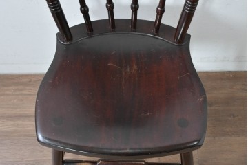 中古　松本民芸家具　背もたれの意匠が美しいA型サムバックチェア　笠木にイニシャル入り　定価約14万円　(R-085978)