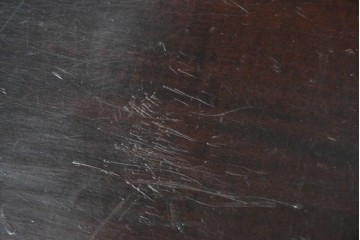 中古　松本民芸家具　背もたれの意匠が美しいA型サムバックチェア　笠木にイニシャル入り　定価約14万円　(R-085978)