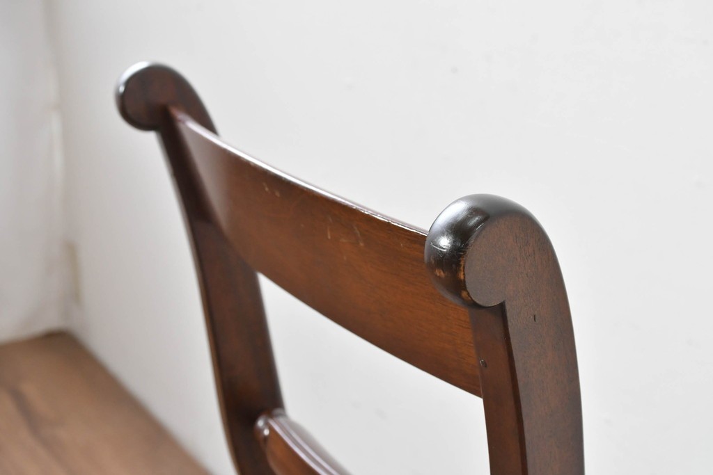 中古　松本民芸家具　背貫の意匠が個性的なB型ワイコムチェア　定価約12万円　(R-085979)