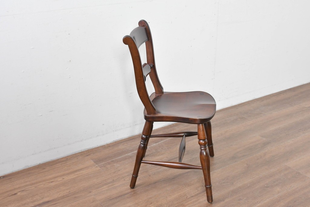 中古　松本民芸家具　背貫の意匠が個性的なB型ワイコムチェア　定価約12万円　(R-085979)