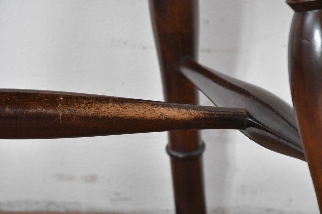 中古　松本民芸家具　背貫の意匠が個性的なB型ワイコムチェア　定価約12万円　(R-085979)