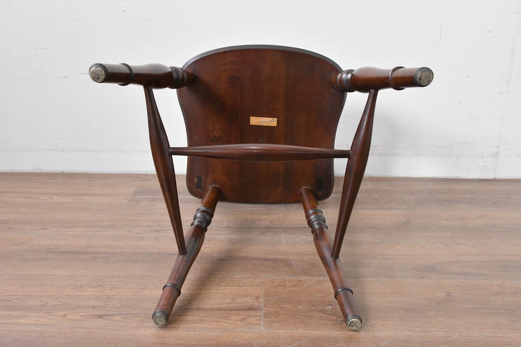 中古　松本民芸家具　背貫の意匠が個性的なB型ワイコムチェア　定価約12万円　(R-085979)